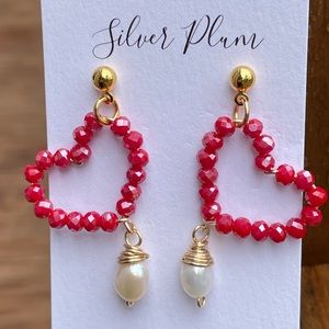 Hearts of red with mother of pearl earrings